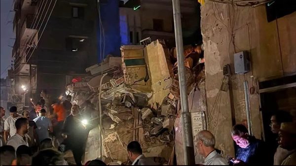  مصرع سيدة وطفلة وإصابة 5 إثر انهيار عقار بحدائق القبة