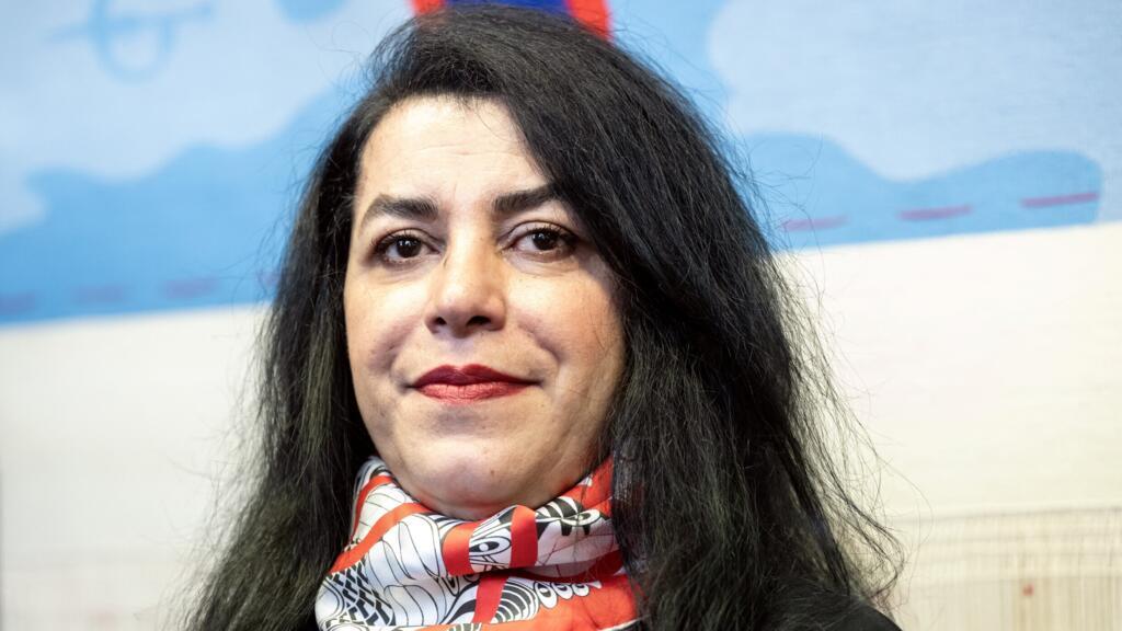 وفاة الفنانة الفرنسية الإيرانية مرجان ساترابي عن عمر ناهز 56 عاما